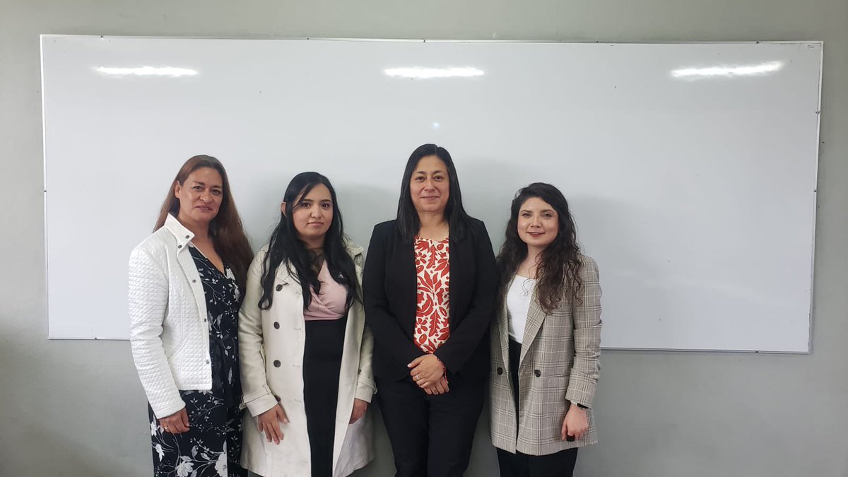 UNRCastellanos's tweet photo. ✨ ¡El conocimiento se transforma en liderazgo! ✨
Con gran orgullo celebramos la #TomaDeProtesta de nuestros nuevxs maestrxs, un logro que corona años de investigación, disciplina y una profunda dedicación. 🌟 https://t.co/tnmseVyYKu