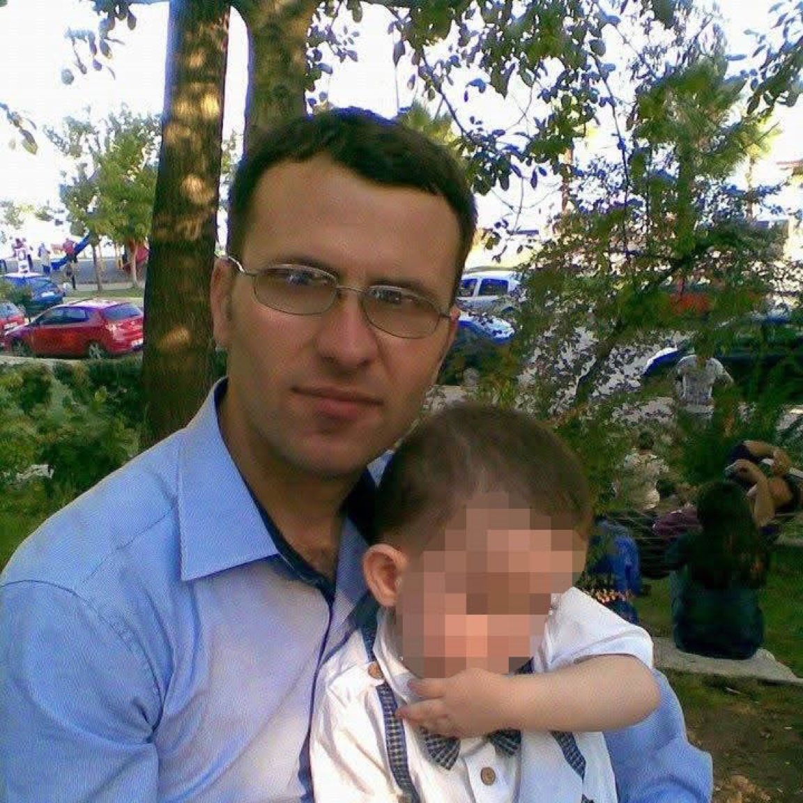 gokceekatuun's tweet photo. Kocaeli'de bir baba, 12 yaşındaki SMA hastası çocuğunun cihazının fişini çekip intihar etti. (İHA)

• Çocuğun yoğun bakımda tedavisi sürüyor. https://t.co/NYMG8WCYcd