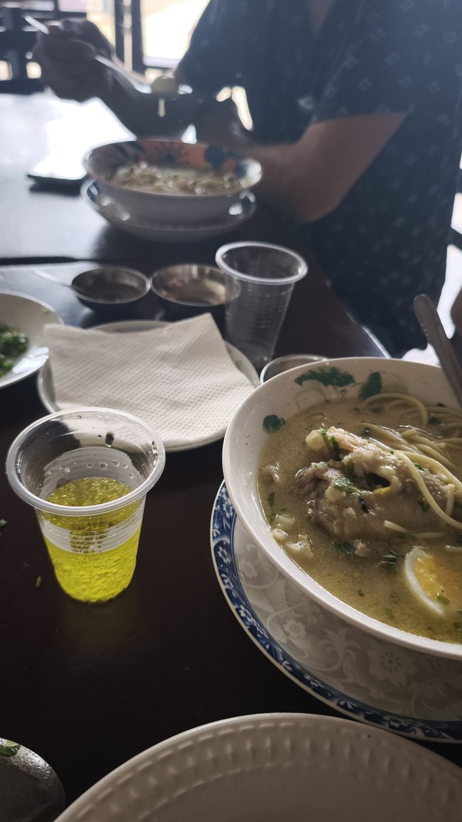 plaztomad's tweet photo. Regresé dónde Edita, en Ventanilla, a ver si alcanza al shambar. Ya solo había caldo de gallina, súper sabroso. Sobre este huarique escribí acá:

https://t.co/0P0UNcWxO8 https://t.co/dYhlu9NRoA