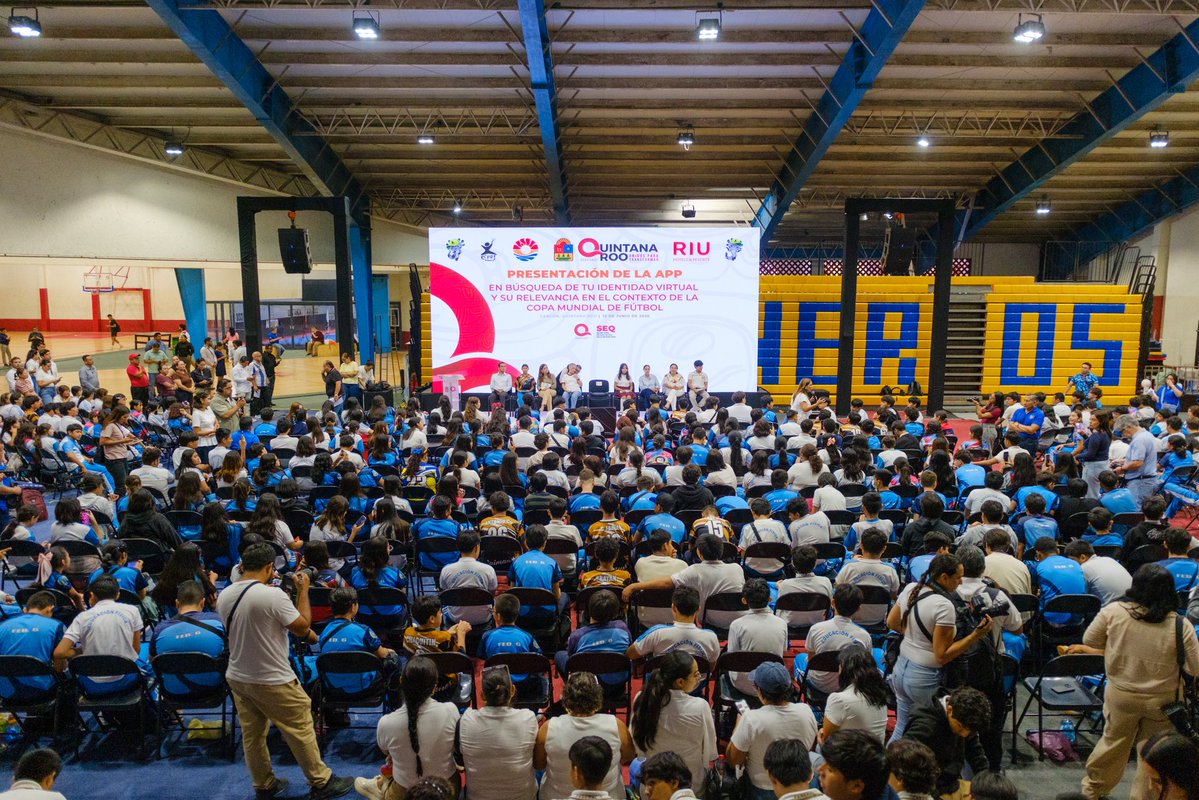 MaraLezama's tweet photo. 🌐 En #QuintanaRoo damos un paso más para proteger a nuestras niñas, niños y adolescentes en el mundo digital. 📲 Presentamos la aplicación “En búsqueda de tu identidad virtual”, una herramienta que ayuda a prevenir la trata de personas y la explotación sexual comercial mediante el uso responsable de internet, redes sociales y videojuegos.

Gracias al trabajo en equipo entre gobierno, sociedad civil y la iniciativa privada, seguimos construyendo entornos más seguros para nuestras juventudes. Más de 74 mil estudiantes ya utilizan esta plataforma, porque nuestra prioridad es que crezcan libres, protegidos y con la oportunidad de cumplir sus sueños en un Quintana Roo más seguro para todas y todos. 

#HumanistaConCorazónFeminista