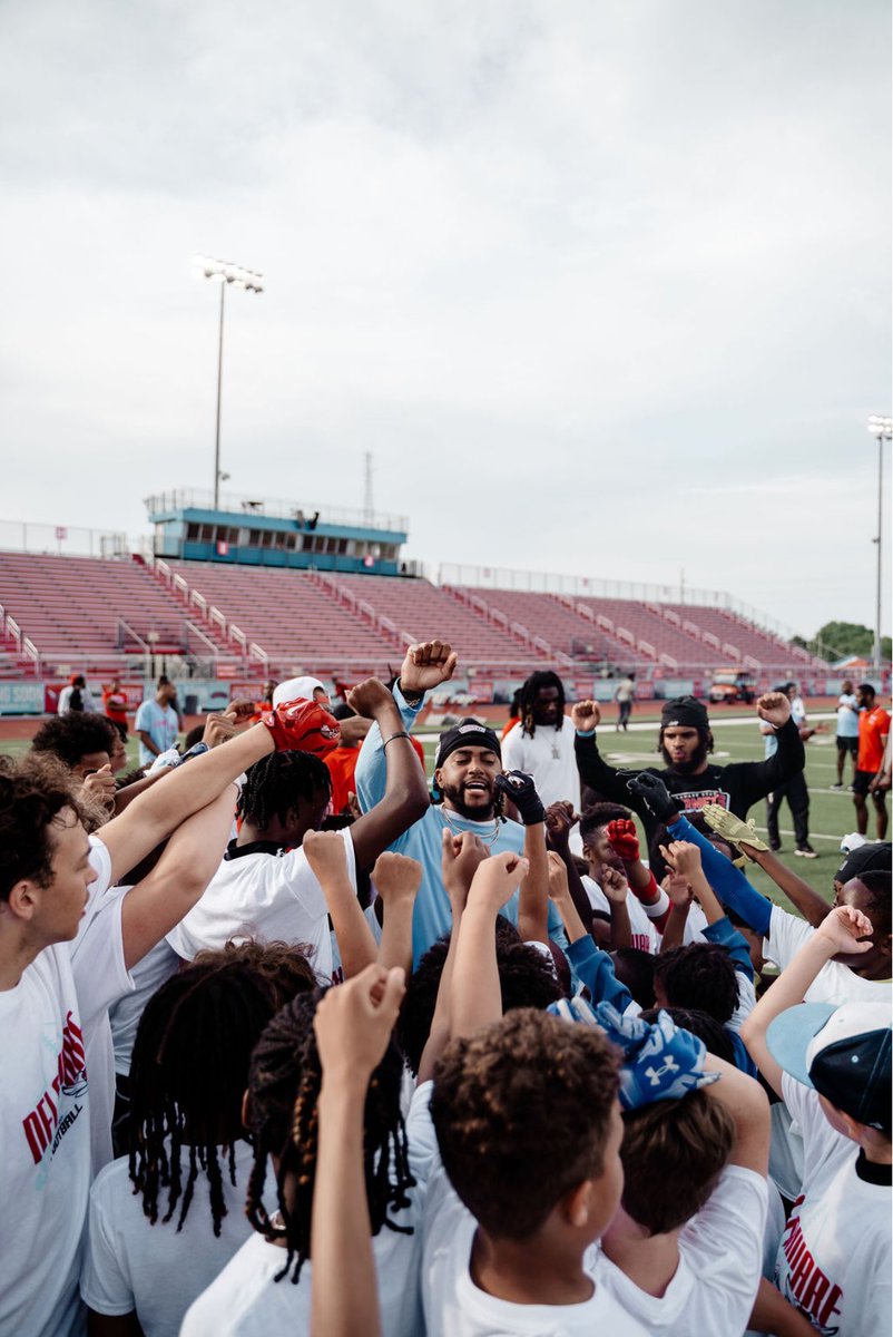 DelSt_Football's tweet photo. It’s a sold out event for the kids camp! #NewJacEra https://t.co/89xS2qKRyu
