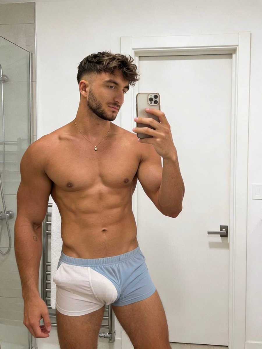 jessedesean's tweet photo. Too thick? https://t.co/Jv1NrVuHKz