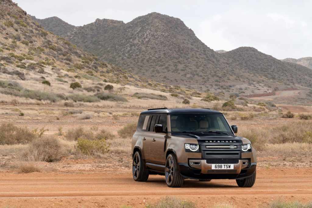 LandRoverDTSLC's tweet photo. From oil changes to tire rotations, our expert team has you covered. Drive all summer with confidence.

Schedule service: https://t.co/VIi8LM9x1o https://t.co/cmTyquTrbA