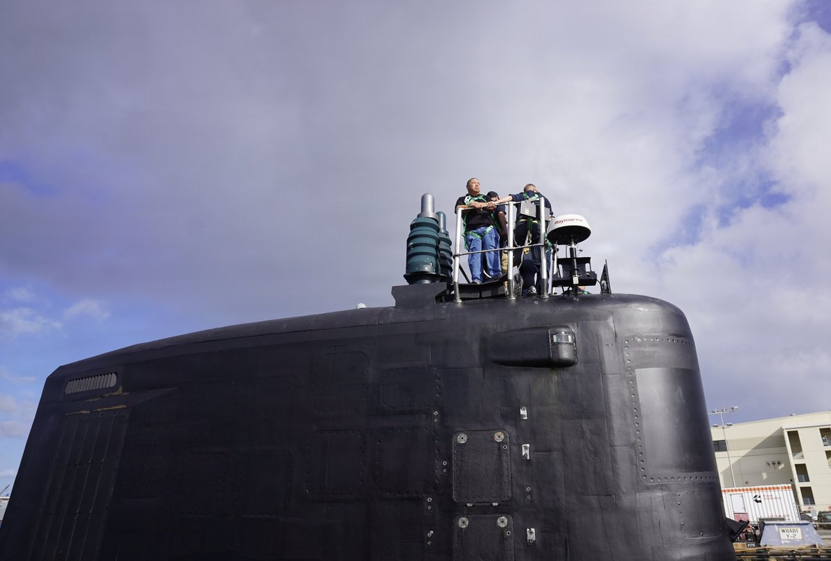 USNavy tweet picture