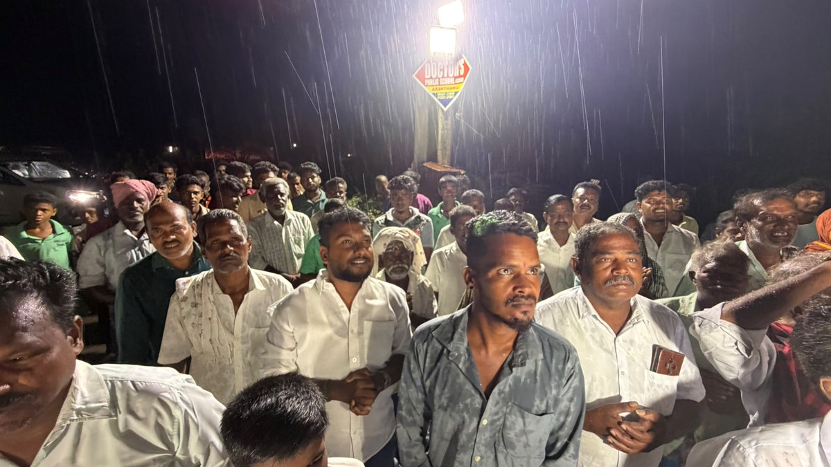 SMeyyanathan's tweet photo. புதுக்கோட்டை மாவட்டம் ஆலங்குடி சட்டமன்றத் தொகுதி அறந்தாங்கி ஊராட்சி ஒன்றியம்   விஜயபுரம் ஊராட்சியில் ஆலங்குடி சட்டமன்றத் தொகுதியில் மூன்றாவது முறையாக வெற்றி வாய்ப்பினை தேடித்தந்த வாக்காளர் பெருமக்களுக்கு நன்றி தெரிவித்து சிறப்பித்த நிகழ்வின்போது., https://t.co/XgZ8THD7AM