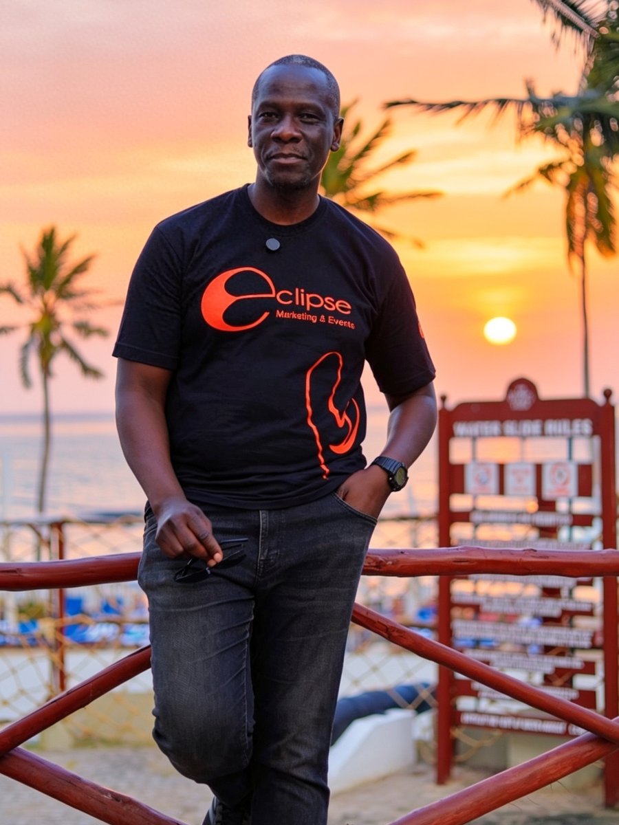 DrMichER's tweet photo. Some sunsets are beautiful.

Others are reminders.

That no matter how busy life gets, the day still ends. https://t.co/QeXYnN0Ima