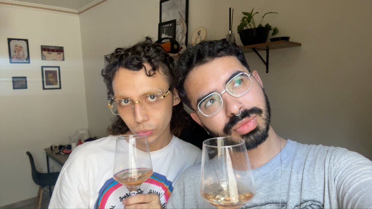 flaviokippe's tweet photo. o instagram tá fora do ar mas eu não vou deixar de te amar em voz ALTA 🌹❤️
feliz dia dos namorados meu querubim https://t.co/o9jC42GEq4