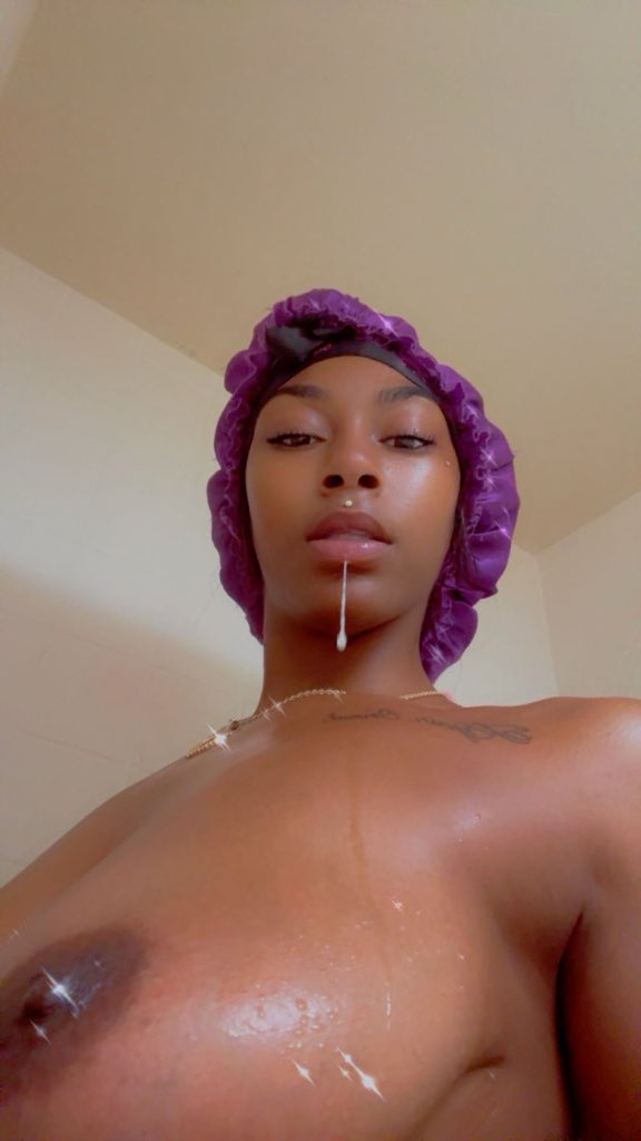 SheFineShitLeea's tweet photo. Can I spit on it👅😌 

-
-
#showershots #freak #spit #fypシ゚viral #ohiofreaks #614Columbus https://t.co/Ue10UHr5zn