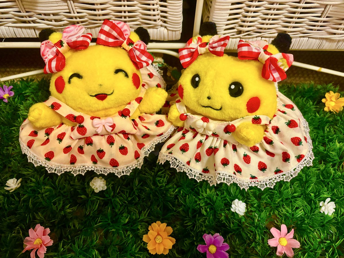 ケイいちご衣装のピカチュウぬいぐるみハンドメイド いちごミルク🍼🍓コーデセット メルカリ、Yahooフリマにて発売中です