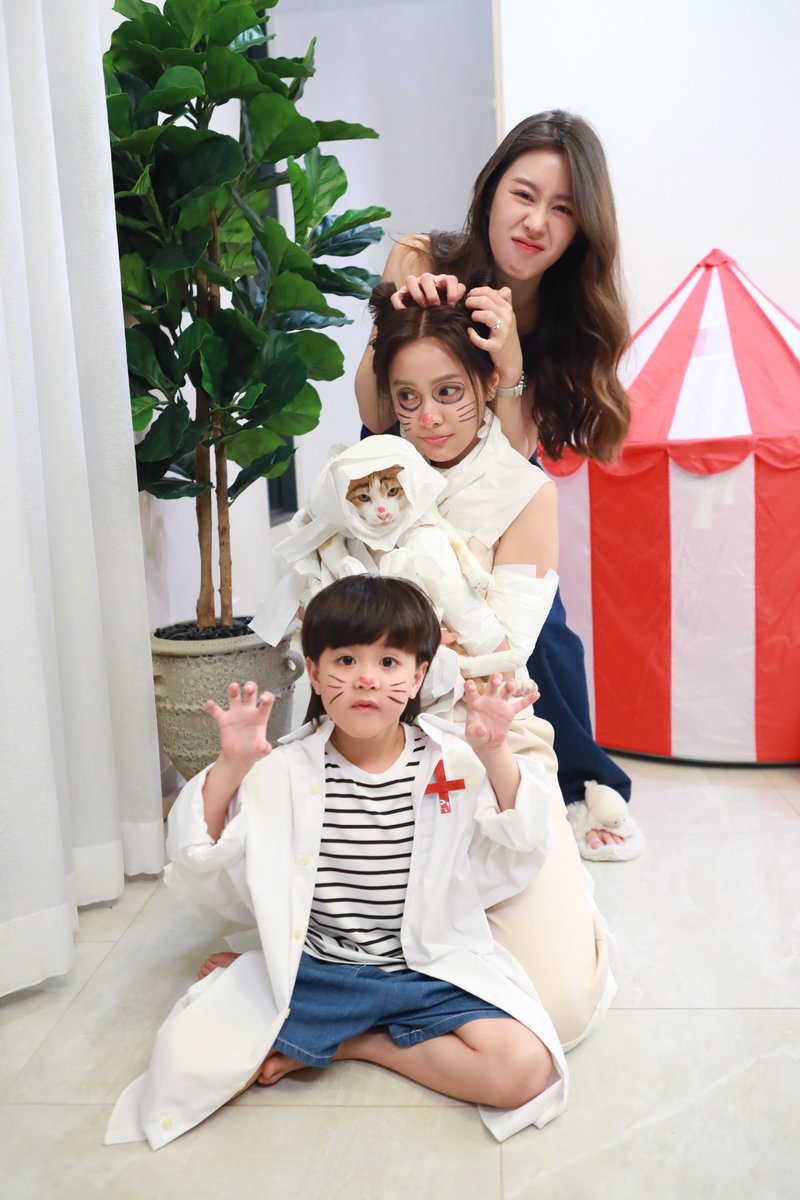 raktermtem's tweet photo. ครอบครัวแง้ววววววว

OOMBAM FULFILL FINAL EP
#รักเติมเต็มFinalEP https://t.co/SlrAnXrT03