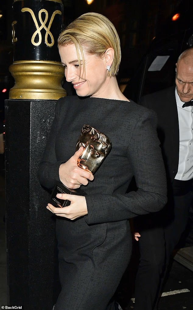 VersatileJessie's tweet photo. Jessie Buckley celebrated her Best Actress BAFTA win for Hamnet at the Focus Features BAFTA Afterparty, which took place on 22 February 2026 at The Maine Mayfair in London. https://t.co/kwPAw9oLB5