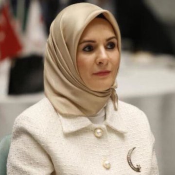 AcansHaber's tweet photo. Yunus Emre Vakfı’nın naylon faturalar kesilerek tabela şirketleri tarafından soyulduğu ortaya çıkmıştı.
 Vakfın Başkan Yardımcıları Aile Bakanı Mahinur Göktaş’ın eşi Rahmi Göktaş ile MHP’li Semih Yalçın’ın oğlu Kutalmış Yalçın istifa etti. (BirGün - İsmail Arı) https://t.co/QJ8HqyFgJP