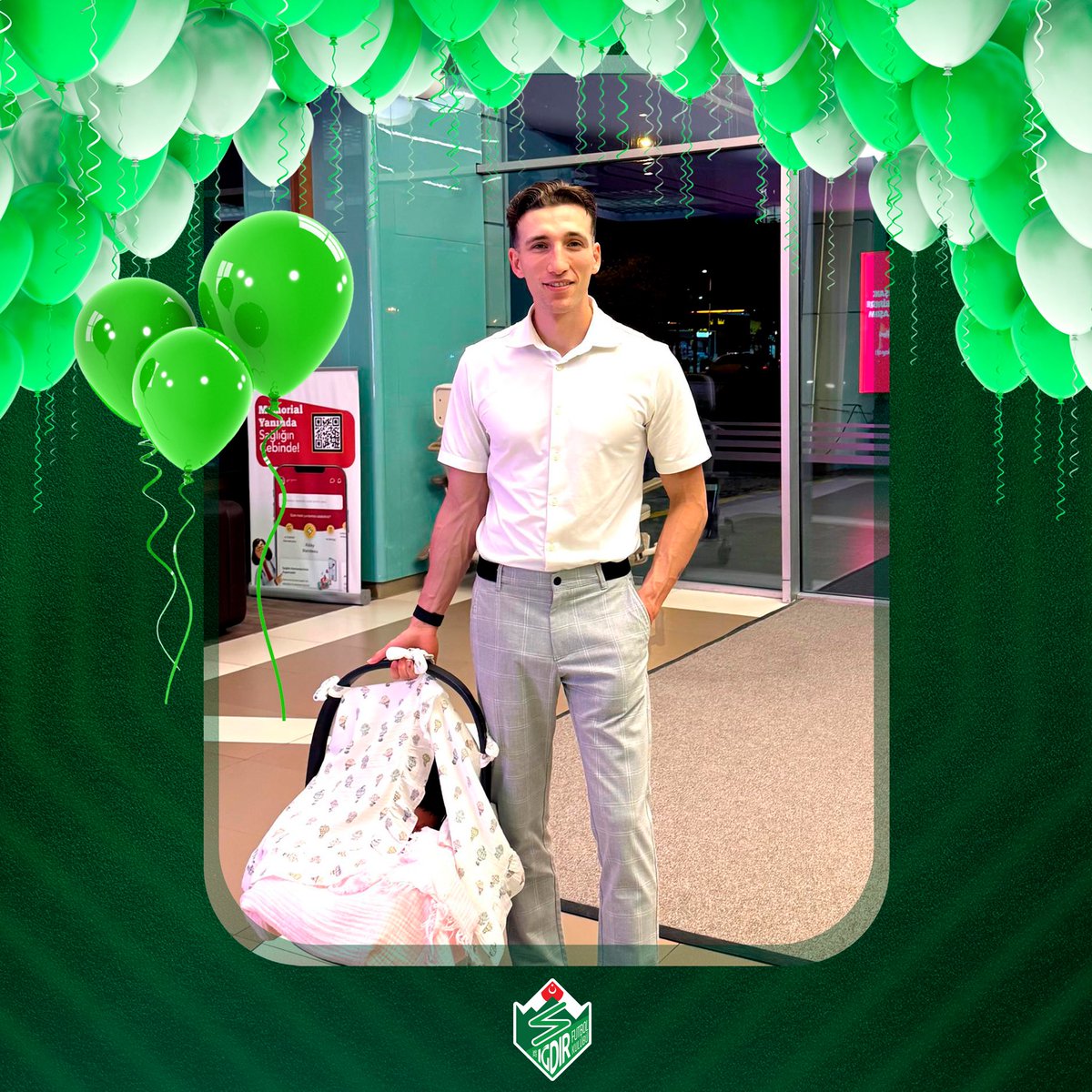 igdirFK's tweet photo. Futbolcumuz Atakan Çankaya Baba Oldu. 💚🤍

Atakan ve eşini tebrik ediyor; yeni doğan bebekleri Duru Mina’ya uzun, sağlıklı ve mutlu bir ömür diliyoruz. 🧿 https://t.co/QanfPgbMKl