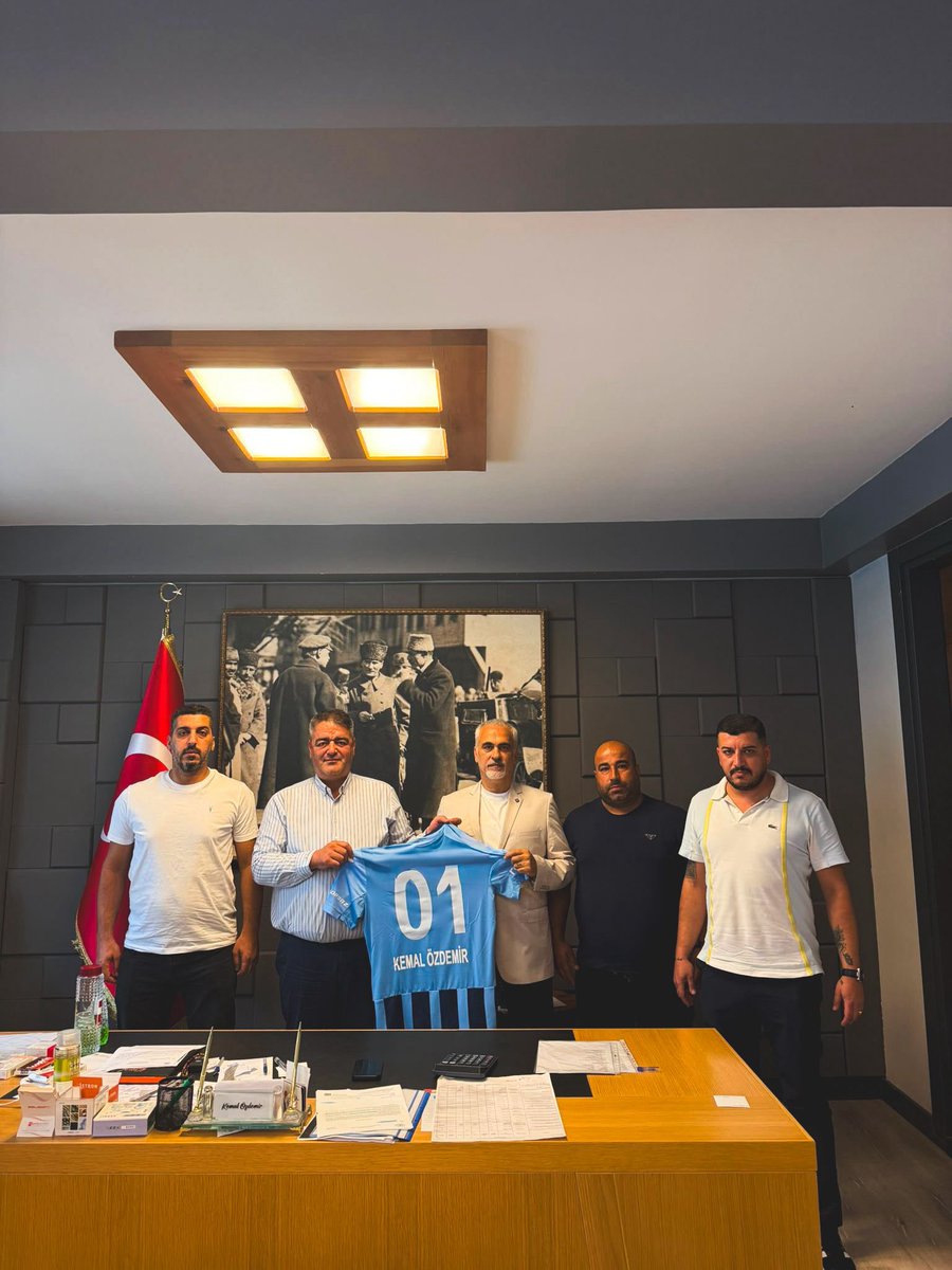 kuzeykalealt's tweet photo. #YaşasınDemirspor yürüyüşüyle birlikte şehrimizin tüm dinamiklerine yaptığımız çağrıya kayıtsız kalmayarak Adana Demirspor’umuzun yanında duran Aladağ Belediyesi ve Aladağ Belediye Başkanı Sayın Kemal Özdemir’e teşekkür ederiz.

Kulübümüzün gerçekleştireceği 1. etap kamp programının giderlerini karşılayarak önemli bir destek sağlayan bu anlamlı katkı, Adana Demirspor’un geleceğine sahip çıkma adına örnek bir duruş olmuştur.

Bu desteğin, şehrimizin tüm yöneticilerine örnek teşkil etmesini diliyor; Adana Demirspor’un sahipsiz olmadığını bir kez daha göstermesini temenni ediyoruz.

#YaşasınDemirspor 

@aladag_bld