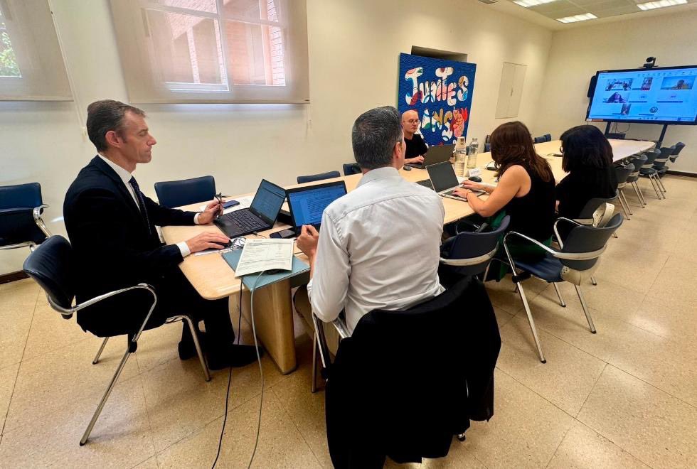 GVAeducacio's tweet photo. 📚El curs escolar 2026/2027 començarà en la Comunitat Valenciana el 9 de setembre i finalitzarà el 18 de juny.
📆El calendari escolar per a l'alumnat d'Infantil, Primària, Secundària, Batxillerat, FP i EOI tindrà 179 dies lectius
https://t.co/YvozB6BOZ1 https://t.co/aHytrNYQpQ