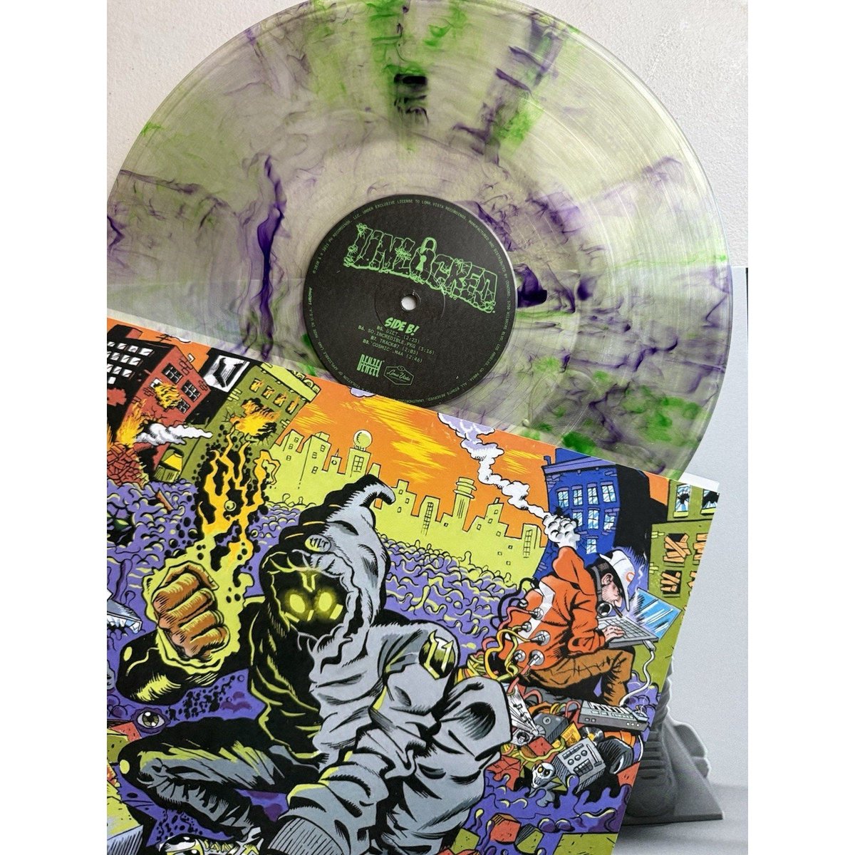 ThriftGoblin's tweet photo. Denzel Curry x Kenny Beats Unlocked Definitive Edition LP. The original Unlocked was 22 minutes of Denzel going feral over Kenny's production. The Definitive Edition expanded it. $150.
https://t.co/bc1CiKeff4
#thriftgoblin #denzelcurry https://t.co/6qPz6rNEWZ