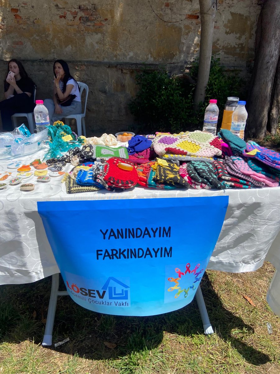 maarif1955's tweet photo. 🧡 “Farkındayım, Yanındayım” projemiz kapsamında düzenlediğimiz kermesten elde edilen gelirin tamamı LÖSEV’e bağışlandı.

Katkı sunan velilerimize, öğrencilerimize, öğretmenlerimize ve destek veren tüm paydaşlarımıza teşekkür ederiz. ✨

#FarkındayımYanındayım #LÖSEV https://t.co/ABJSsORDey