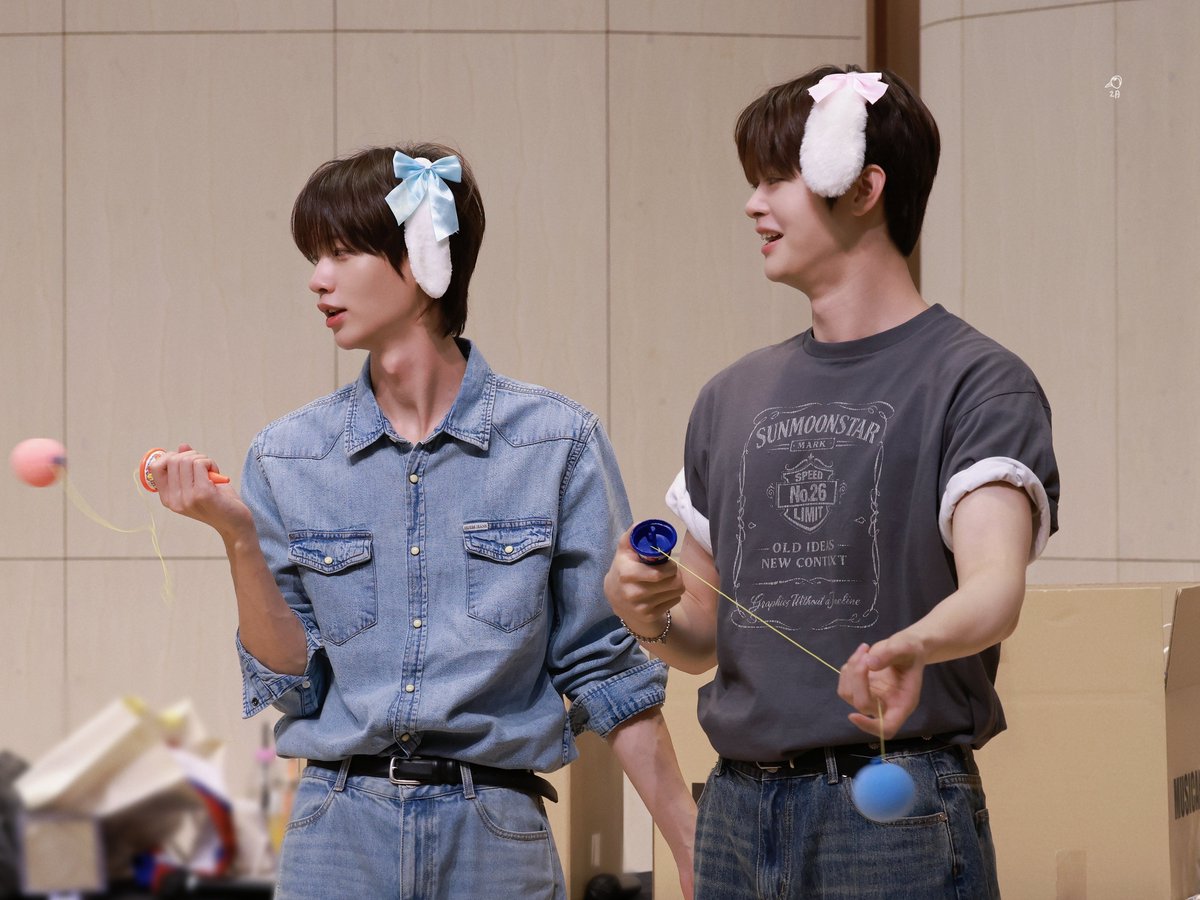 mjngxng's tweet photo. 260612 🍦🤍 #마징시앙 #김성민 #웹툰즈 https://t.co/BUNRz3VR99