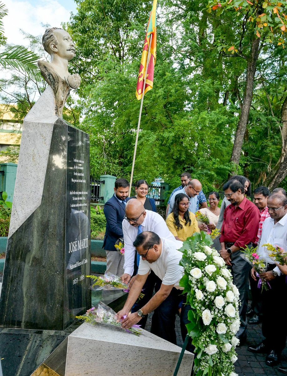 BattlementLK's tweet photo. 🇨🇺🇱🇰 Sri Lanka's government unveils statue of Cuban national hero José Martí, next to the statue of Ho Chi Minh at the capital's public library. https://t.co/DbQ9mAgjLQ