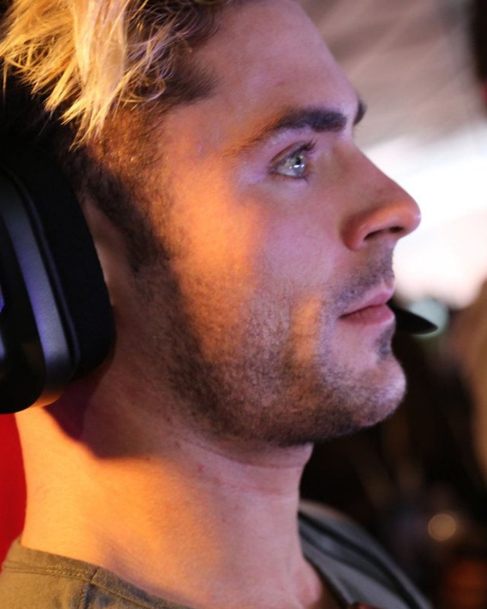 MoreCortez4's tweet photo. Zac Efron at the event ahead of the E3 Electronic Entertainment Expo in Los Angeles. (2016) https://t.co/JXGPsy3oL2