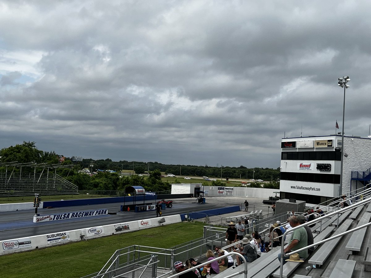 HalfWitLabs's tweet photo. Made it to Tulsa! Just hanging and watching some drag racing action! #hotrodpowertour https://t.co/GLTg30ZVMR