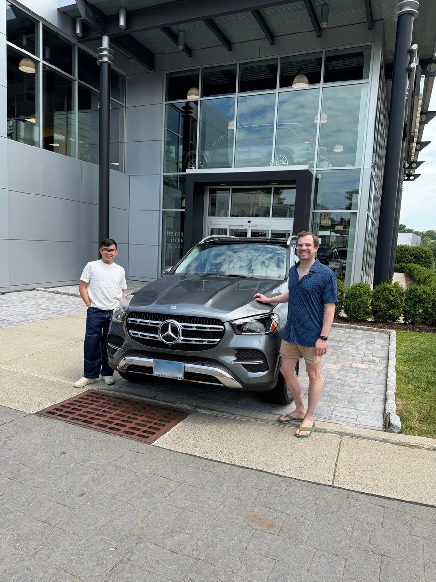 GreenwichBenz's tweet photo. Congratulations, Brent, on your 2026 Mercedes-Benz GLE 350 in Selenite Grey. Matthew Bayer and the Mercedes-Benz of Greenwich team wish you many miles of happiness! #MercedesBenzOfGreenwich #MercedesBenzGLE350 https://t.co/1ulfZEBmx4