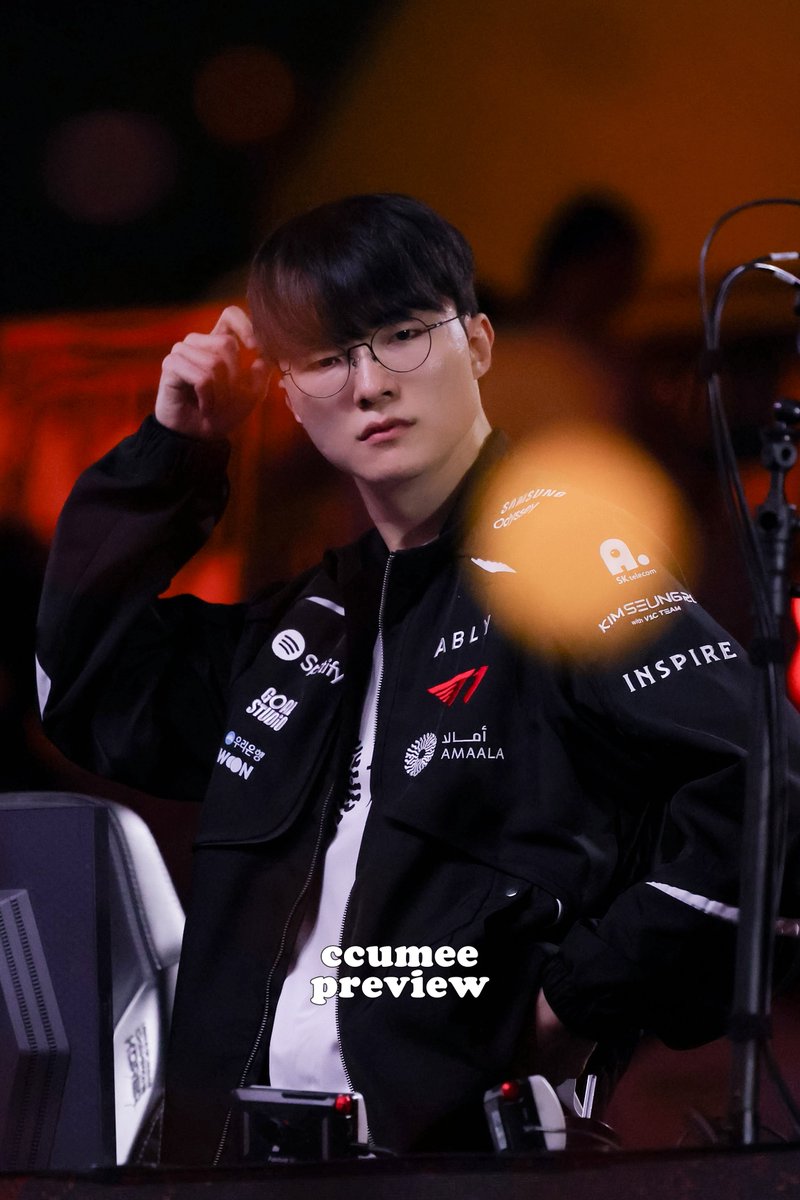 ccum0o0's tweet photo. 260612 로투엠 hle vs t1 프리뷰

일요일에는 꼭 
우리를 위한 컨페티와 함께 하길

#Faker #페이커 @faker https://t.co/GTklROUSLD
