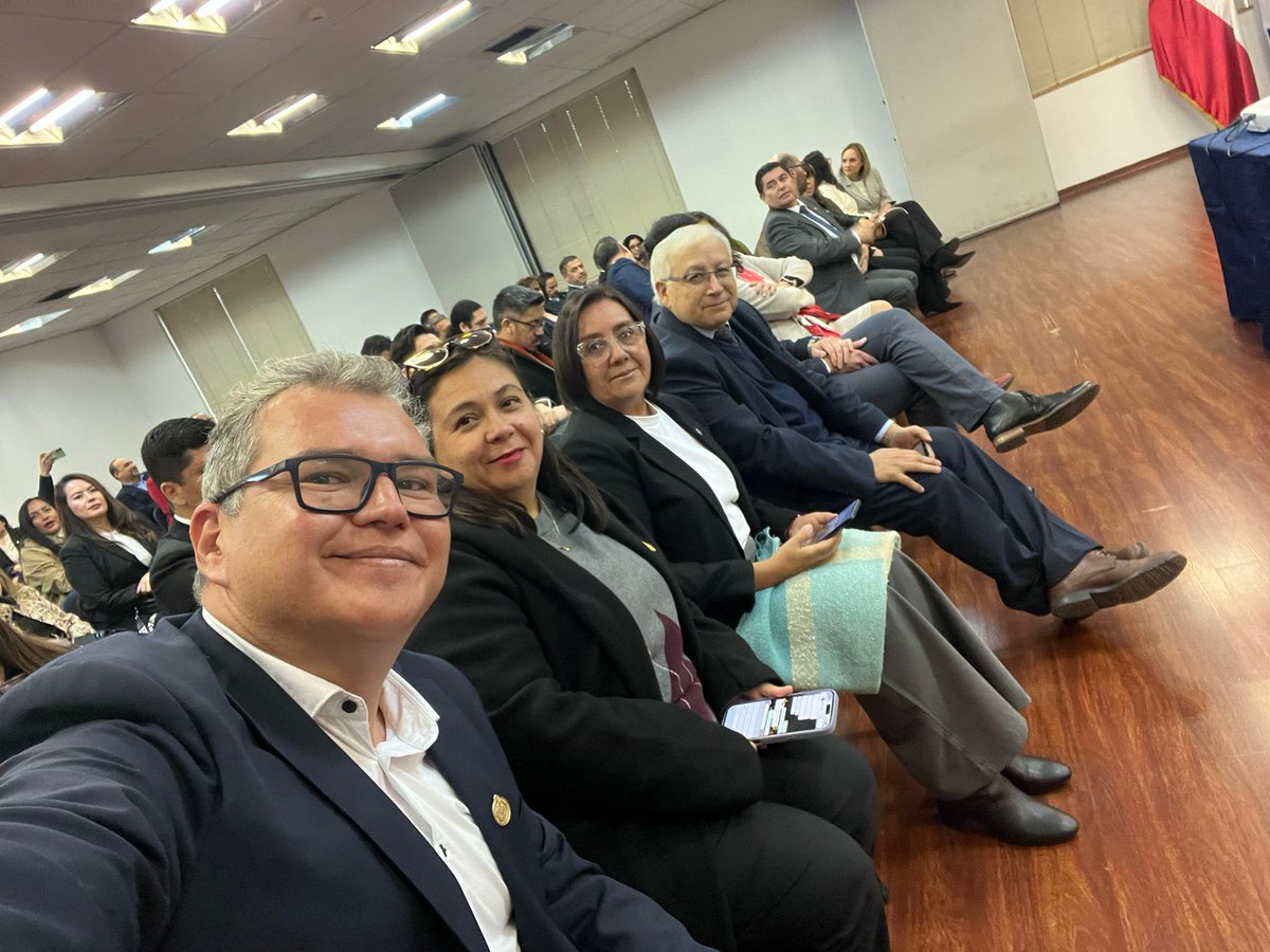 Face_Unap_DEC's tweet photo. Nuestro Decano, participó en la Ceremonia de Inicio del Año Académico 2026 de UNAP Santiago.
La jornada incluyó la Clase Magistral “La Mujer y los Desafíos Modernos”, dictada por Carolina Goic B., instancia de reflexión sobre liderazgo, equidad y los retos de la sociedad actual. https://t.co/iQGHhb5CjD