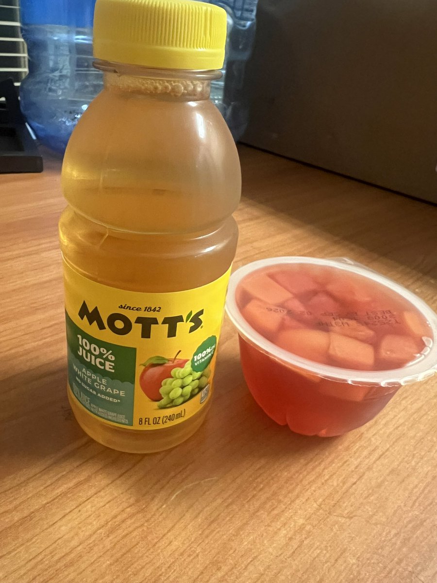 KapitanKey's tweet photo. Drinking one of these and eating one of these for lunch #Im26 https://t.co/Esd1id2Jwp