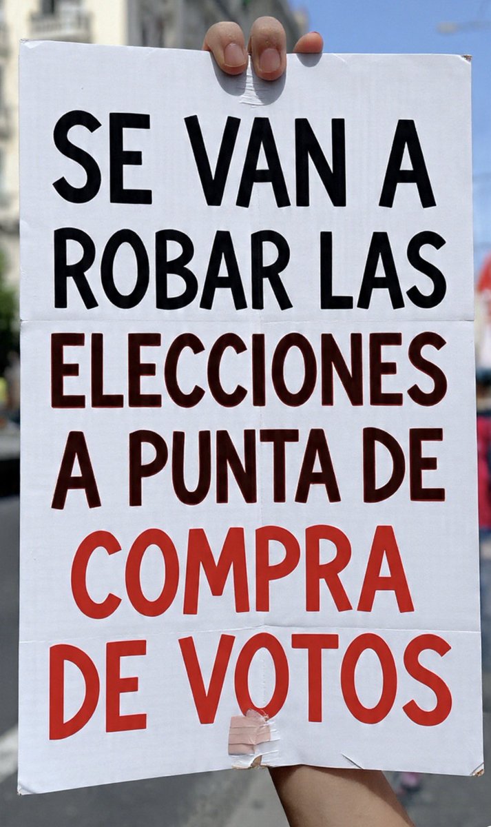 Pfrobledo's tweet photo. La información que tienen las entidades electorales y miembros de los organismos de inteligencia del Estado sobre la preparación y ejecución de una estrategia del gobierno de @petrogustavo y de la campaña de @IvanCepedaCast para robarse las elecciones a través de la compra masiva de votos en todo el territorio nacional, pero fundamentalmente en la Costa Atlántica, el pacifico colombiano, Boyacá, Valle del Cauca y Risaralda es escandalosa. Quienes hemos estado en la oposición tenemos la posibilidad de evitarlo y hay que tomar una decisión sensata a la hora de votar en la segunda vuelta en contra de Cepeda y Petro