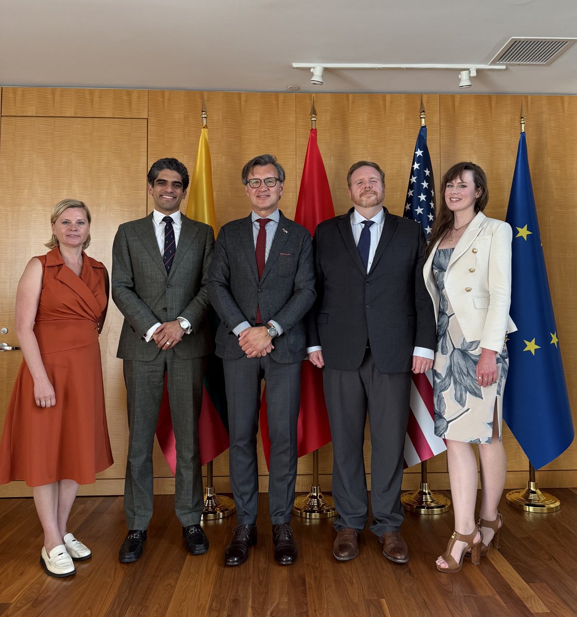 LTembassyUS tweet picture