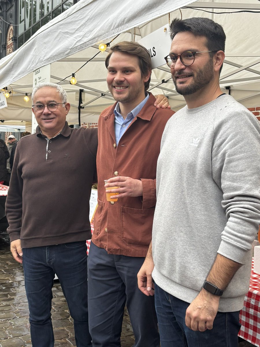 DelemerLouis's tweet photo. 🍽️ Certains découvrent #Wazemmes par son marché.

D’autres par ses Halles.

Hier soir, la 4e édition de la Nocturne Gourmande permet de découvrir tout ce qui fait la richesse du quartier : ses saveurs, ses commerçants et son énergie !

Une belle façon de mettre #LilleAuCoeur 👏 https://t.co/nJMycdBMAL