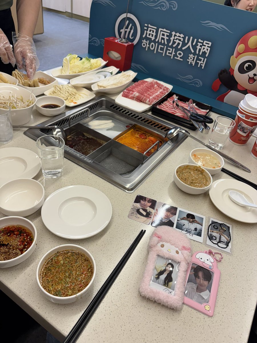 iinetsu's tweet photo. 오빠여기천국도카페에요? https://t.co/MvWpiT2FJi