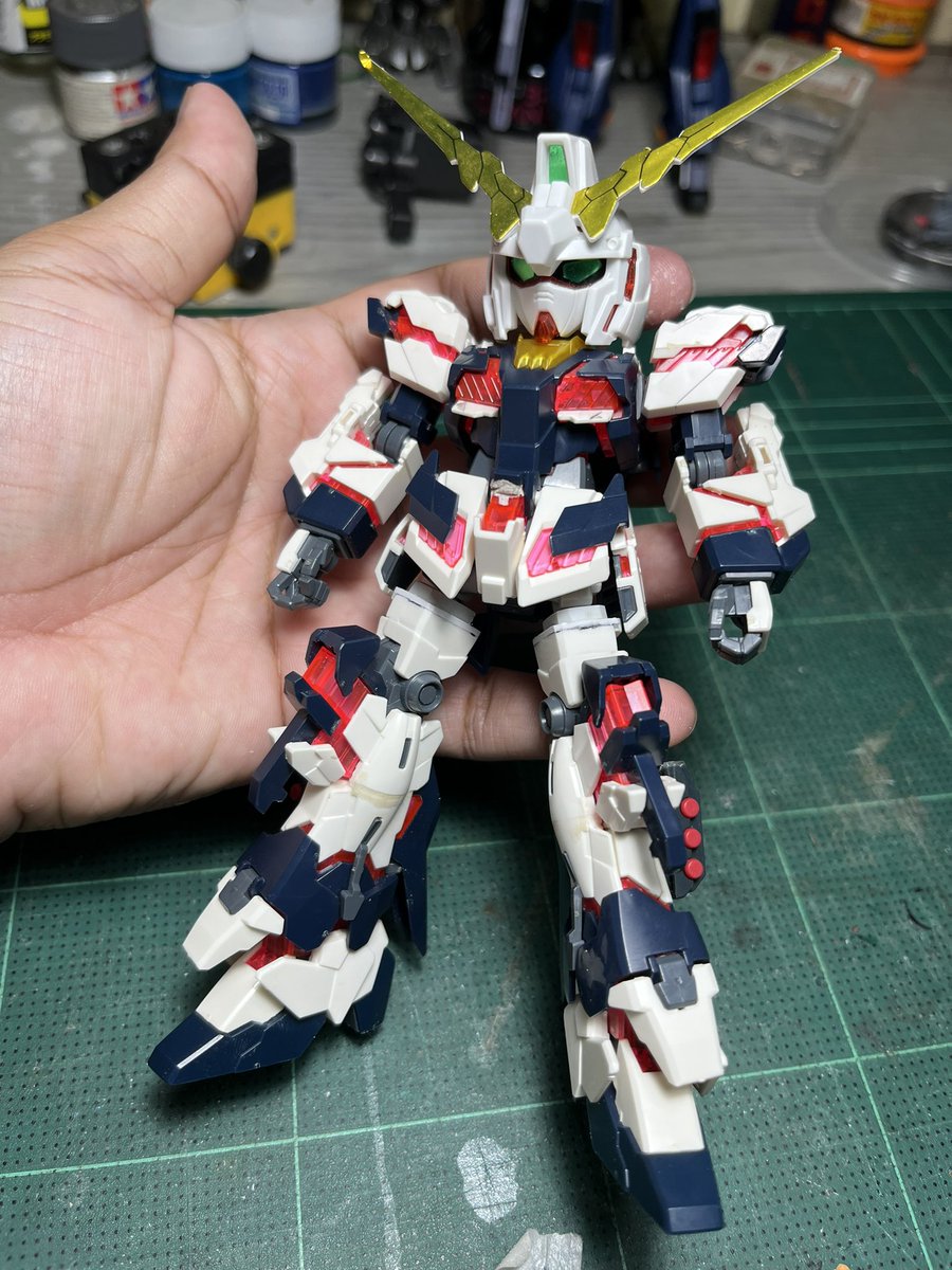 hobby_n_smith's tweet photo. SDxHG UNICORN GUNDAM ลองทำมั่วๆ ทรงตามใจวัยรุ่น😁
#gundam #gunpla #gunplacustom https://t.co/Ee07HTwtiy
