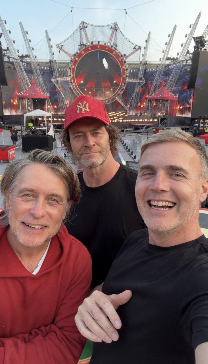 Michell37539913's tweet photo. Aww ๐ฅน you guys definitely deserve it!!! You should all be very proud of yourselves From A very proud #Thatter
Love you guys xx @takethat @GaryBarlow @OfficialMarkO #Howard โจ๐ซถ https://t.co/aTFUfktE1o