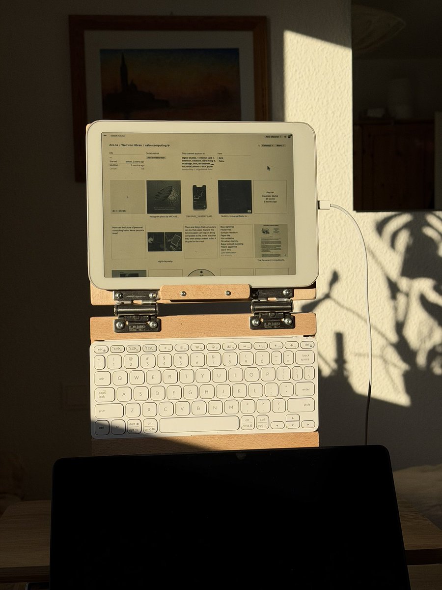 _welf's tweet photo. I feel obligated to let my fellow nerds know that paper-like screens are the foundation for healthier computing.

Reflective displays means no flicker, natural light, and blue-light-free amber backlight at night.

we’ll look back on the 2010-2020s as this utterly insane period where we stared into flickering screens most of our waking hours … wondering why we were so distracted and dysregulated