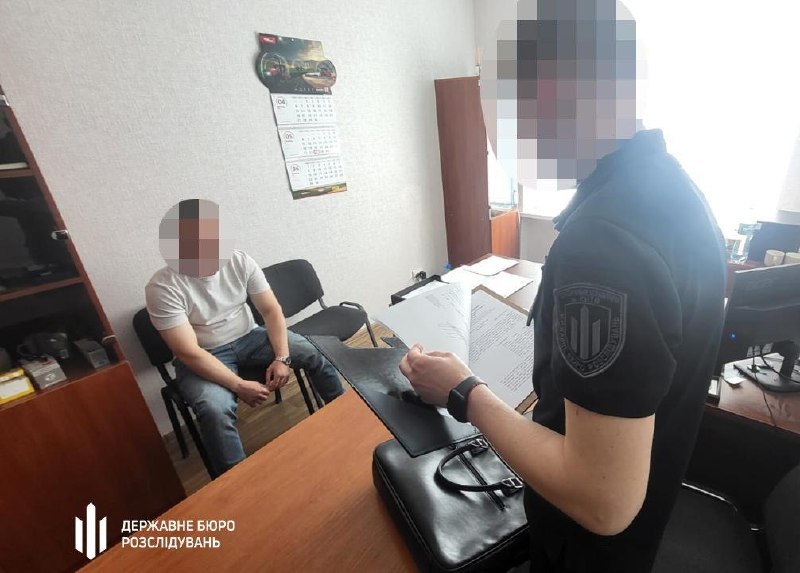 Matilda31994897's tweet photo. ТО Черкащина.

В Черкасской области задержали полицейского по подозрению в избиении мобилизованного, которому он надел наручники, сообщает ГБР.

Сообщается, что мужчина не сопротивлялся «группе оповещения», но его избили.

Бо їм ПОХЄРУ, і вони тут ЗАКОН!🤬

А те, що людину побили та чинили свавілля то інше!🤬

І взагалі, ми знаємо як увесь цей процес розслідування та затримання проходить, випишуть штраф та відпустять, і наступного ж дня ця мусорська падла буде так само робити, бо вони не вмієть робити висновки!🤬

Бо на часі 30 ср��бників понад усе!🤬