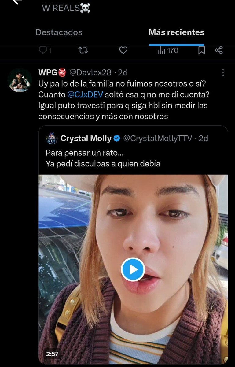 softlyte's tweet photo. muy conveniente que no menciona que en ese mismo momento M0l1y se estaba peleando con la comunidad de W (los llamo bots) y estos eran los comentarios más tranquilos hacia ella de ESA comunidad, pero es más fácil echarle toda la culpa a juan no? https://t.co/8Z1RATel4T