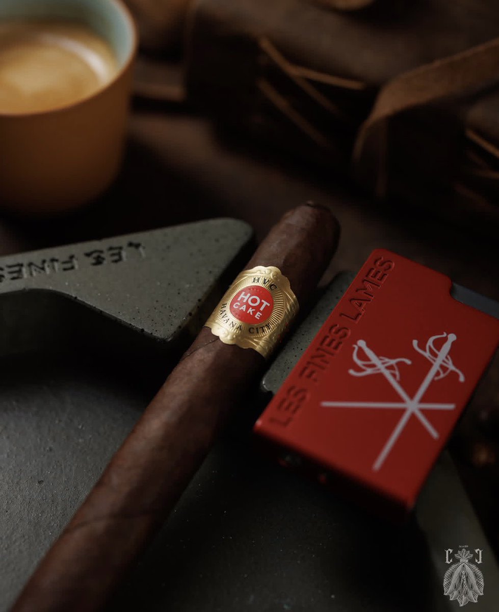 HVCCigars's tweet photo. A simple ritual is hard to beat, specially when a Hot Cake and Coffee is part of it. 

What’s your favorite HVC release? I’m very curious to try the new ones but a classic feels always good. 

Photo credit: @cigarcrumbs 

#hvccigars #hotcakes #cigars #lafamilia https://t.co/lImub2Fiqg