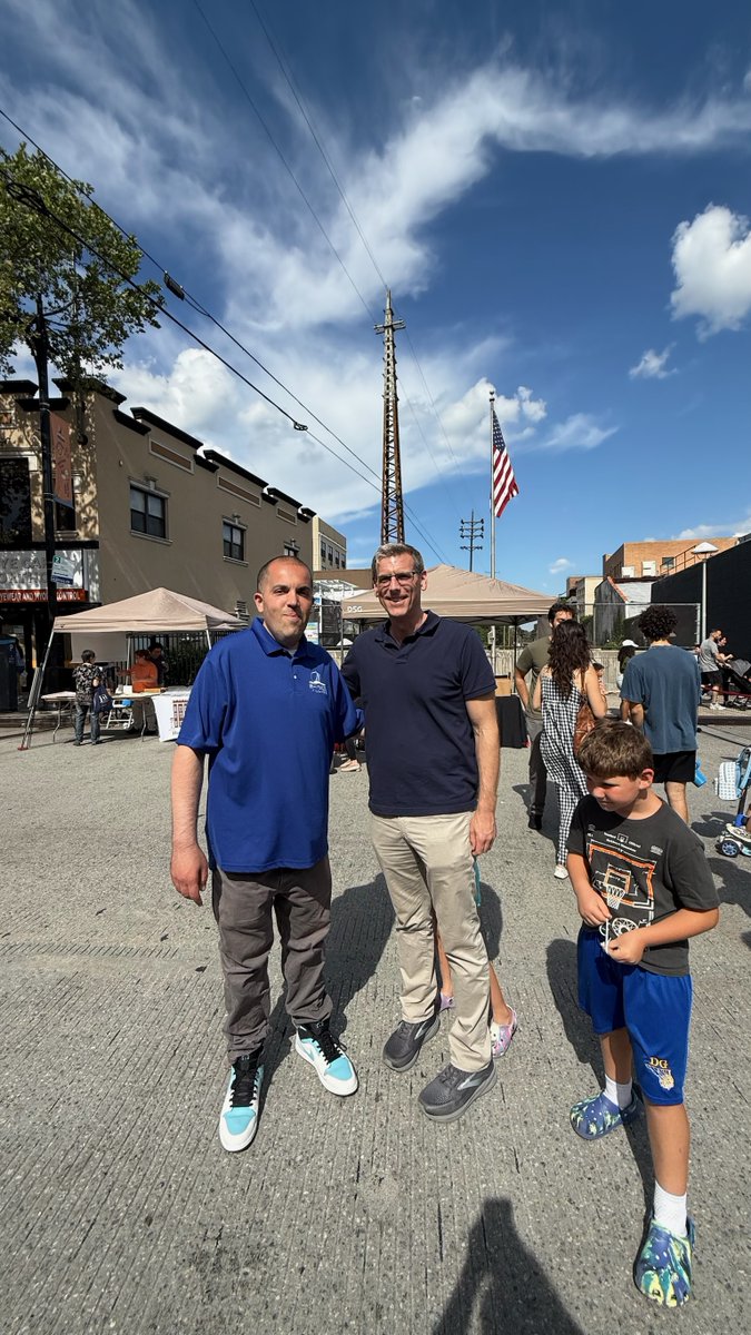 edbraunstein's tweet photo. Food, entertainment and activities were abundant at the @BaysideBID's Food &amp; Music Fest and Restaurant Stroll this past weekend. Thank you to the BID and our local business owners for hosting another great family-friendly event. https://t.co/DDMLN7pDtX