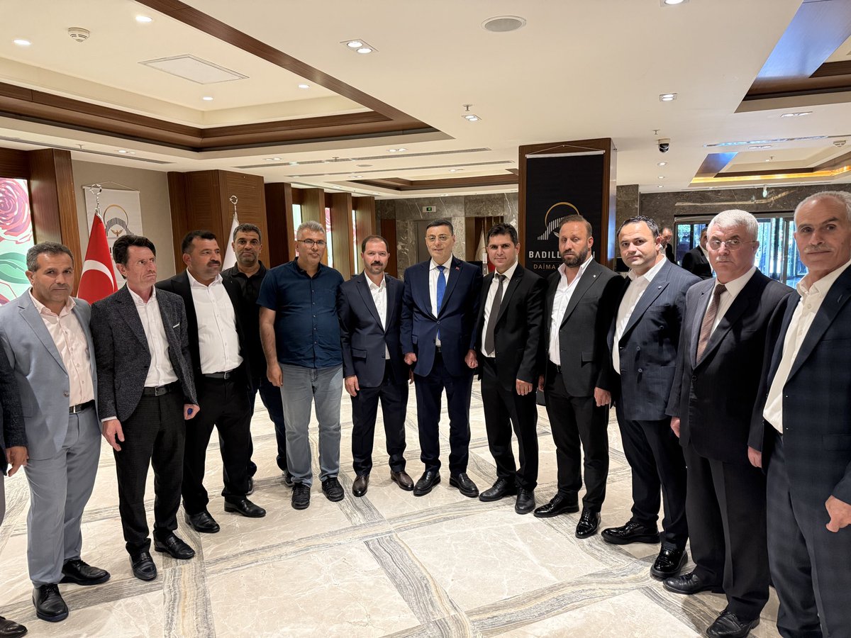 bavcibasi's tweet photo. Badıllı Vakfı 2. Toplantı #dessoni #badıllıvakfı @badillivakfi #xkorenelectrik 
@SerkanBayram24 @dessonidesign https://t.co/2qici6S2Gf