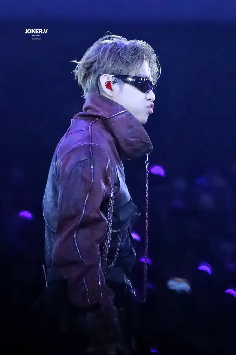 jokertae_v's tweet photo. 260612 BTS WORLD TOUR ‘ARIRANG’ IN BUSAN
#태형 #뷔 #TAEHYUNG #V #BTS
@BTS_twt https://t.co/iiSDhfoKSb
