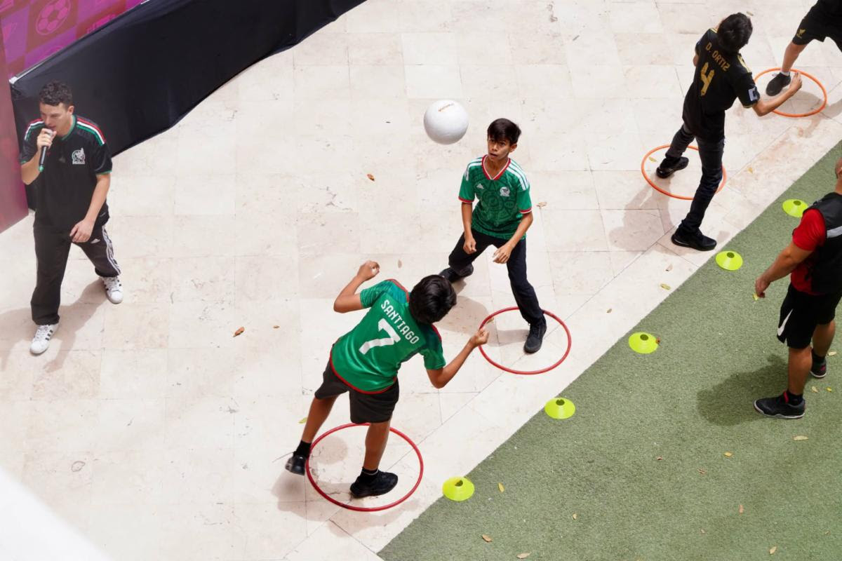 eldiariodeson's tweet photo. Durazo celebra debut de México en el Mundial 2026 junto a jóvenes sonorenses
 
Más información en: https://t.co/jli7ZsehSv https://t.co/0o2MO6vYn9