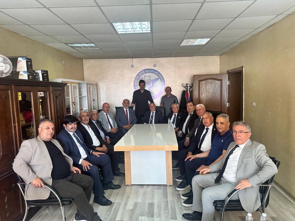 taskk_1980's tweet photo. Genel Başkan @sneraydin0055 Bölge ASKF Başkanları ile birlikte @VANASKF ziyaret etti. Ziyarette Van ASKF Başkanı Cengiz Polater ve YK üyeleri hazır bulundu @taskk_1980 https://t.co/FuP5nrBOga