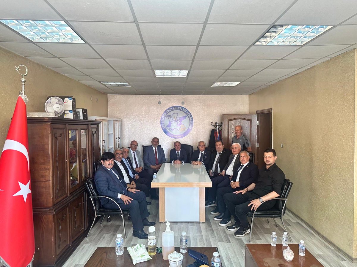 taskk_1980's tweet photo. Genel Başkan @sneraydin0055 Bölge ASKF Başkanları ile birlikte @VANASKF ziyaret etti. Ziyarette Van ASKF Başkanı Cengiz Polater ve YK üyeleri hazır bulundu @taskk_1980 https://t.co/FuP5nrBOga