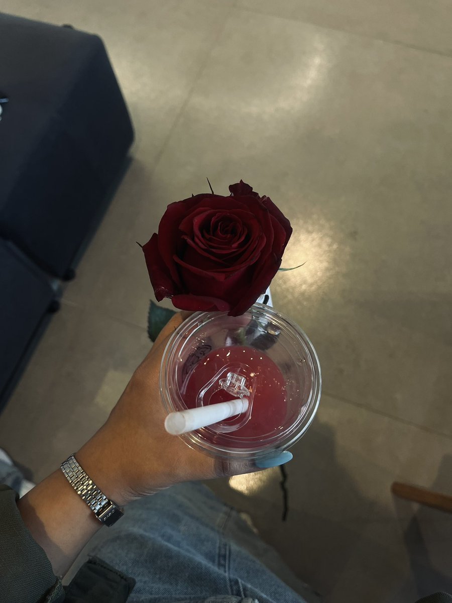 setayeshmkh's tweet photo. ✨🍓 https://t.co/LP7o2k2FtM