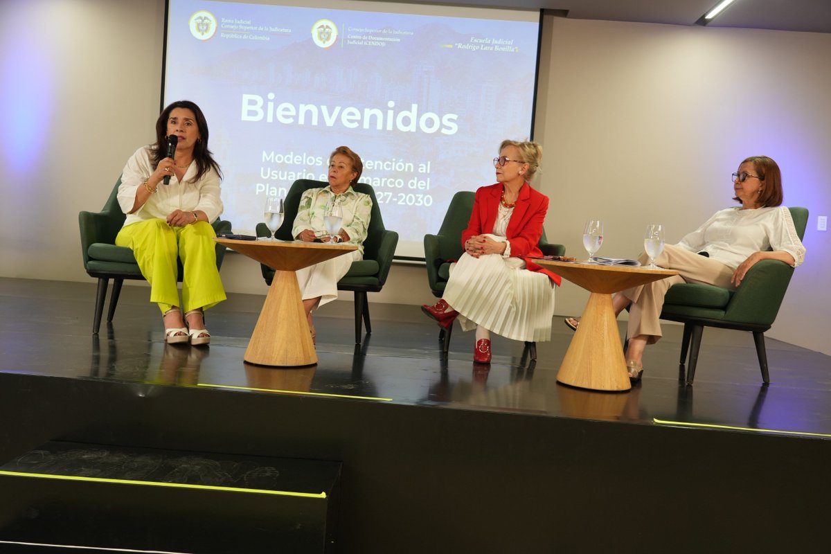 judicaturacsj's tweet photo. La presidente reconoció estas experiencias que aportan soluciones efectivas de acceso a la justicia. Destacó, además, el valor de contar con puntos físicos de atención presencial en todo el país, que permitan orientar a los usuarios y fortalecer la presencia institucional. 3/3 https://t.co/VCRm4UgDHF