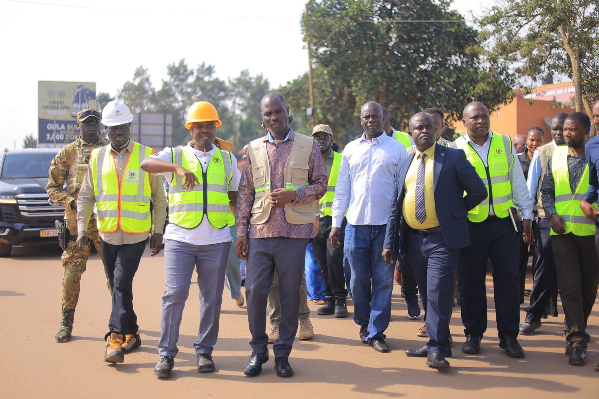 HonByamukama's tweet photo. Today, I inspected the Mityana–Mubende Road project alongside technical officers and local leaders to assess progress on the delayed works. Given the unsatisfactory pace of implementation, I directed EnergoProjekt the contractor to expedite construction by completing asphalt laying to Kalamba within three weeks and deploying an additional team from Mubende towards Mityana.

Government remains committed to ensuring the project’s completion and will release UGX 42 billion to facilitate ongoing works while contractual disputes continue to be reviewed. We shall closely monitor progress to ensure value for money and timely delivery of this critical road infrastructure.
