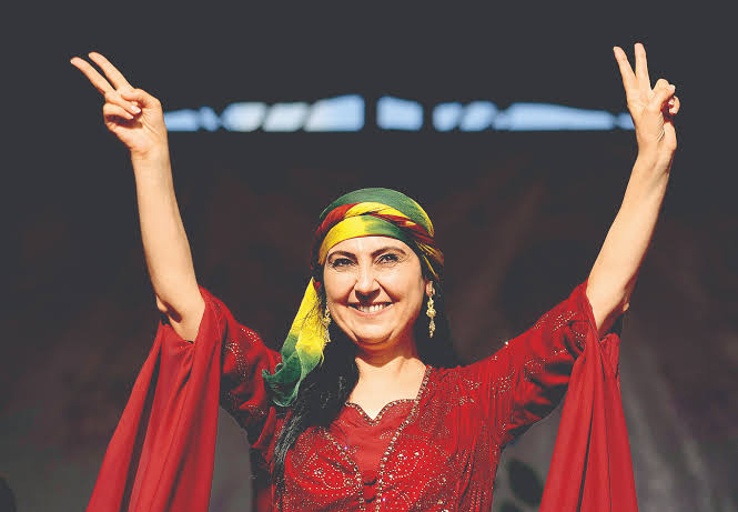 mitanni33's tweet photo. Selahattin Demirtaş 
Ve 
Sosyalist Yoldaş
Figen Yüksekdağ 
Serbest bırakılsın.

Yoldaş Figen Yüksekdağ unutmayalım.Lütfen

#FiğenYüksekdağ #SelahattinDemirtaş https://t.co/05XUFBA8ot