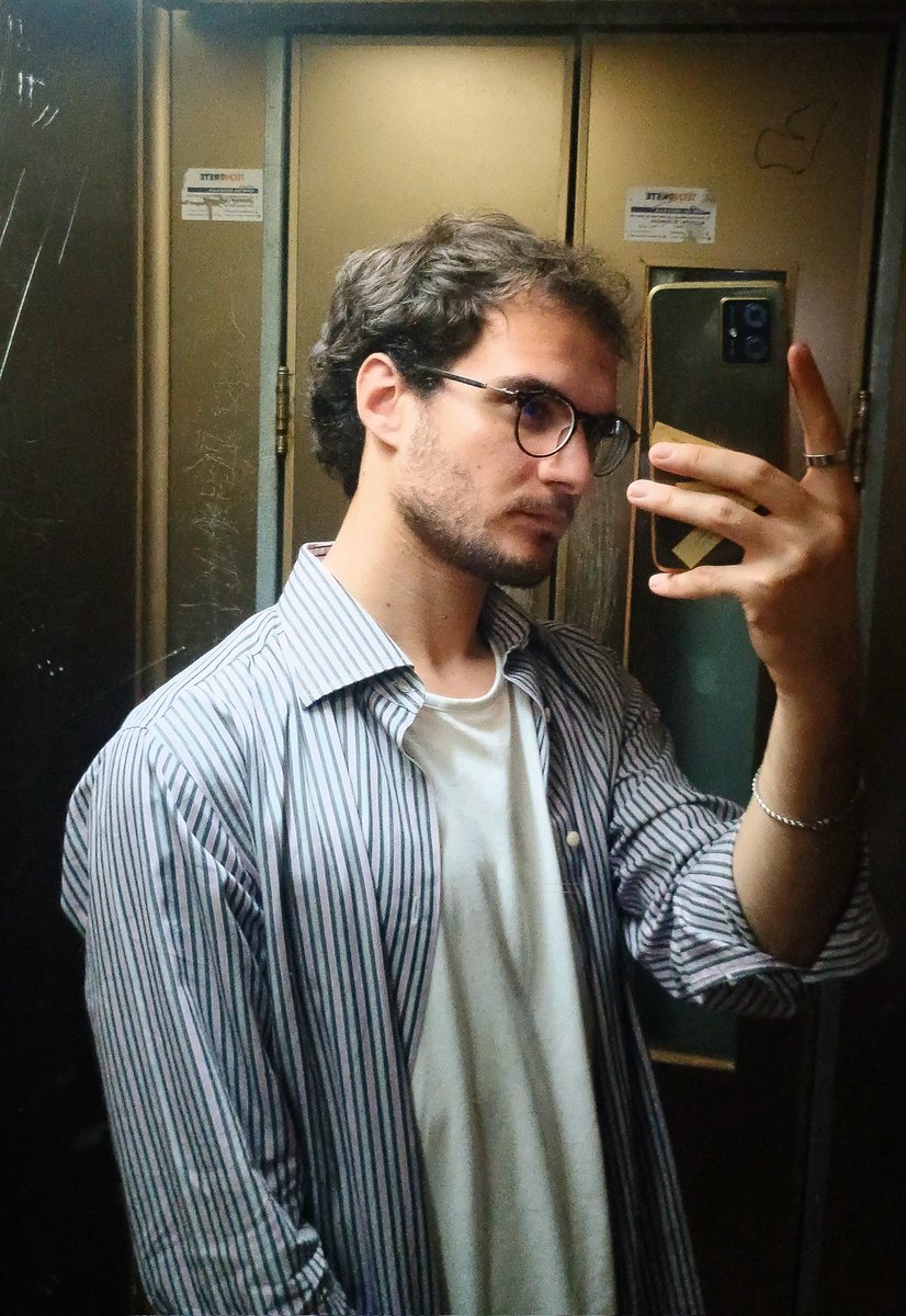 slowsisco's tweet photo. you've met me at a very let me grow my hair before it's too late time of my life https://t.co/EVHNh7ltzP